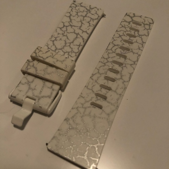 BRAND NEW FITBIT VERSA WATCH BANDS - Picture 2 of 5